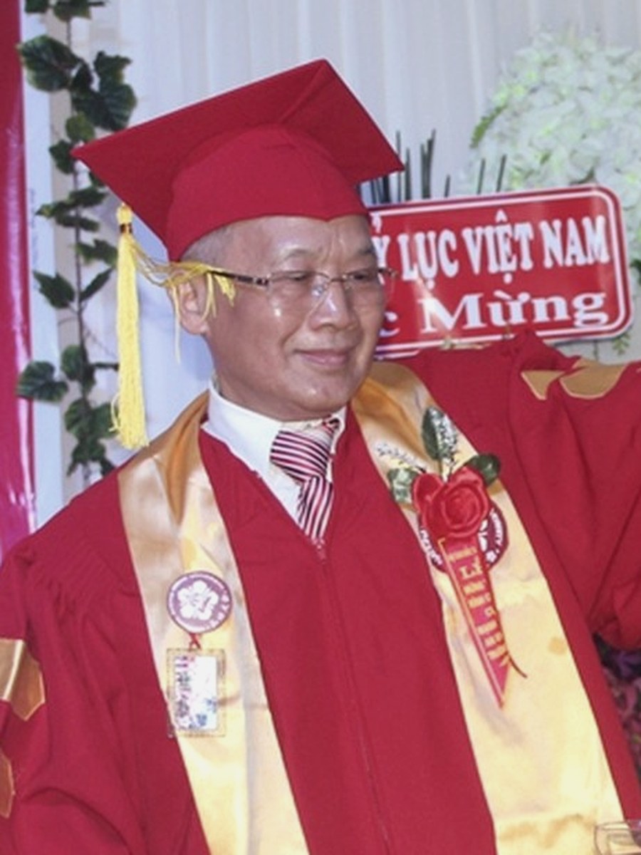 Giáo sư Cao Ngọc Lân